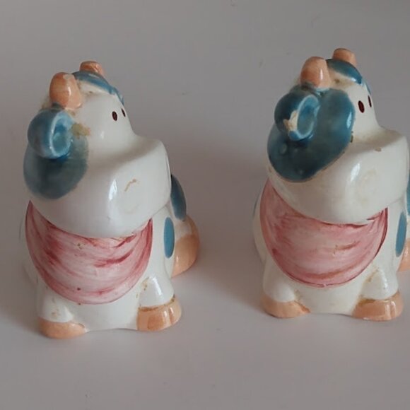 Vintage Cow Salt and Pepper Shakers Blue Spots - Picture 5 of 6